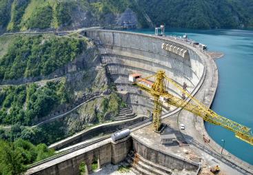 An aerial photo of a concrete dam