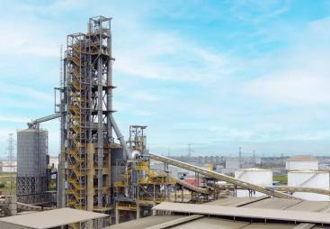A picture of the world’s largest industrial-scale calcined clay plant, which has commenced production in Tema Ghana.