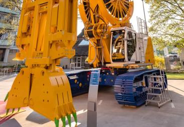 A BAUER GB 50 hydraulic grab – the same machine type was used as a demonstrator in the research project.
