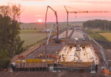 Specialist Cemex concrete designed for frost and salt resistance was used on the final bridge of the Hořice–Sadová motorway.