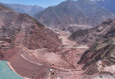 An aerial view of the The Rogun Dam in Tajikistan, which is on course to reach 335 m, supported by large-scale embankment, foundation and concrete works.