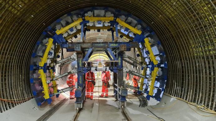People standing behind Doka's SL-1 Volto tunnel formwork solution