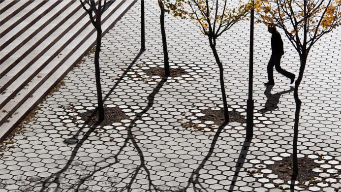 Flyt hexagonal paving system