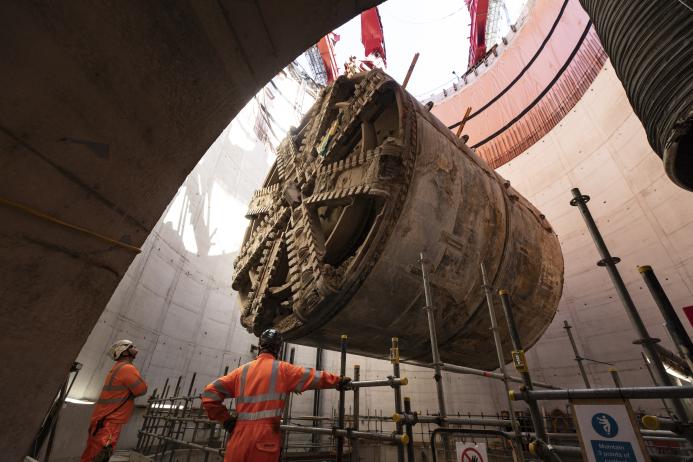 TBM ‘Anne’ is lifted from the Green Park Way shaft after completing a 3.4-mile drive under west London.