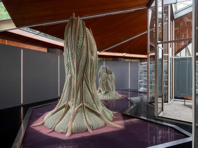 Picoplanktonics shows large-format objects made of photosynthetic structures. (Image: Valentina Mori/ Biennale di Venezia)