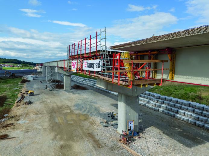 The Variokit VCT Composite Track – winner of the 2025 bauma Innovation Award in the Construction category – makes its debut in Croatia. (Photo: PERI SE)