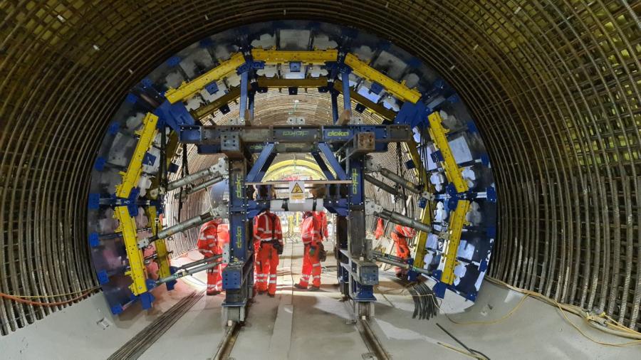 People standing behind Doka's SL-1 Volto tunnel formwork solution