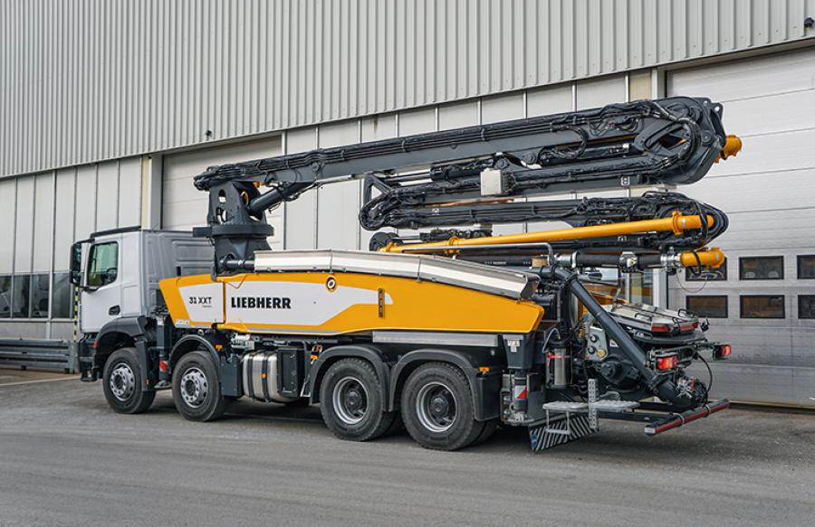 Liebherr 31 XXT concrete pump side view