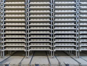 PERI Pave production boards set the standard for high-performance and durable concrete block manufacturing.