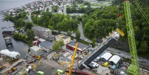 Absorber lift being installed at Heidelberg Materials' Brevik cement plant