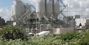 A static concrete batching plant