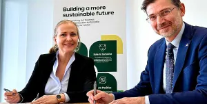 Dr Nicola Kimm and Martin Harper sign memorandum of understanding