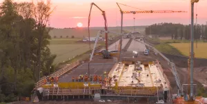 Specialist Cemex concrete designed for frost and salt resistance was used on the final bridge of the Hořice–Sadová motorway.