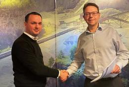 L-R: Peveril Machinery sales director Lachlan Macdonald and Atlantic Pumps’ managing director Andy Smith