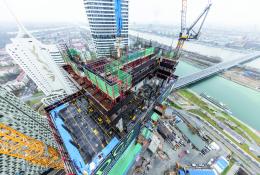 PERI’s climbing and slab formwork systems are helping shape Vienna’s DC Tower 2, rising to 174 metres. (Photo: PERI SE)