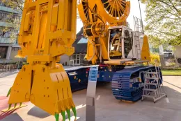 A BAUER GB 50 hydraulic grab – the same machine type was used as a demonstrator in the research project.
