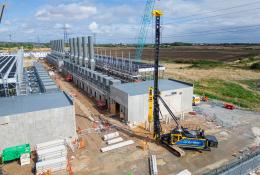 An aerial view of a Junttan PMx2e battery-electric rig driving RBL’s very low-carbon precast piles at Statera Energy’s Thurrock Flexible Generation site.